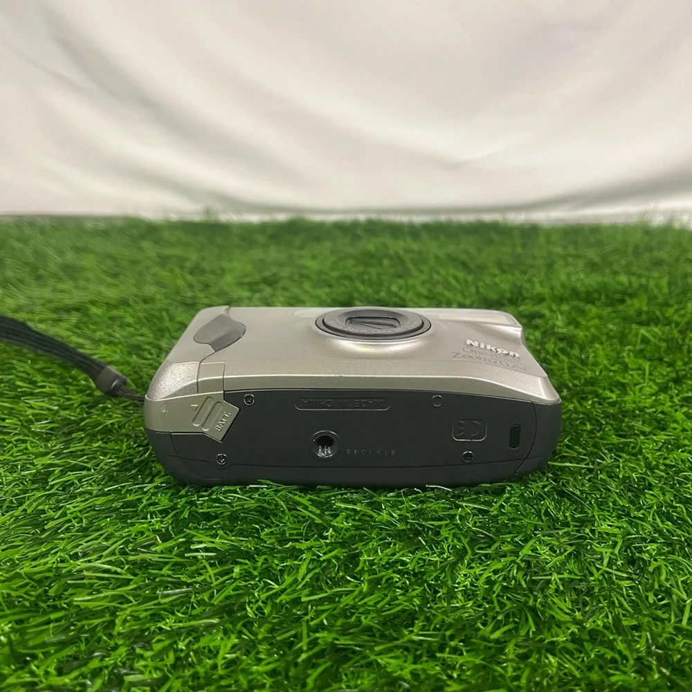 Nikon One Touch 70 AF Point and Shoot 35mm Film Camera 38-70mm NOT TESTED